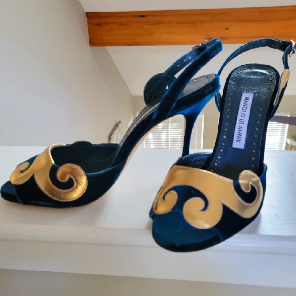 Manolo blahnik forrest green heels